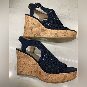 SO Taffy Wedge Sandals. Size 8 1/2. Color Navy.